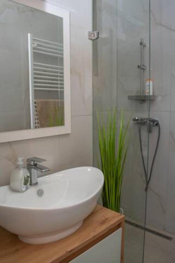 Elegant Stylish Modern Downtown Home Next 2 Danube بودابست المظهر الخارجي الصورة