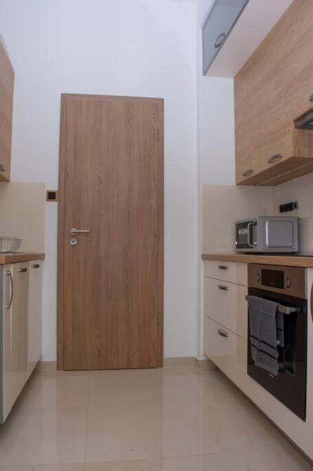 Elegant Stylish Modern Downtown Home Next 2 Danube بودابست المظهر الخارجي الصورة