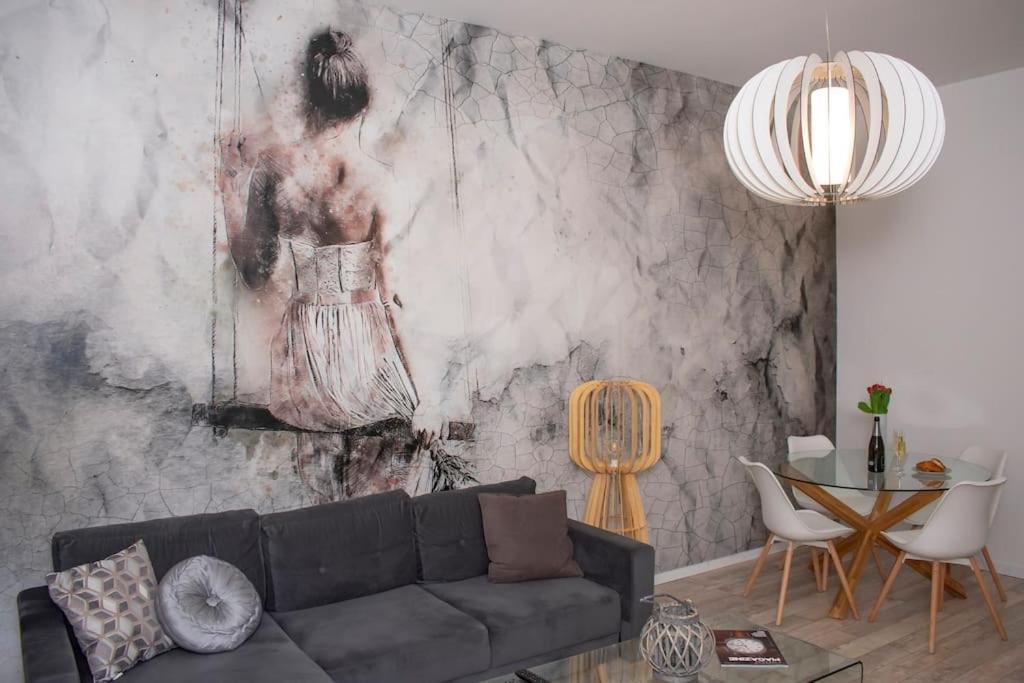 Elegant Stylish Modern Downtown Home Next 2 Danube بودابست المظهر الخارجي الصورة